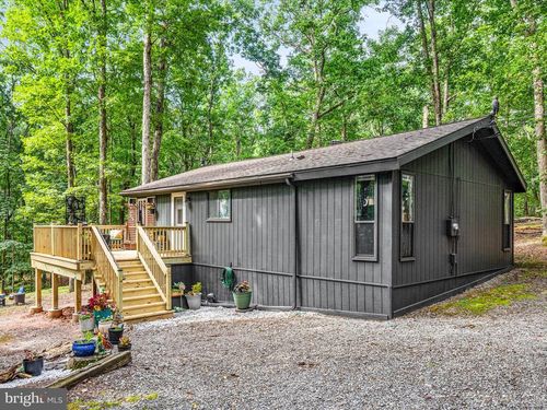 359 Cayuga Trl, HEDGESVILLE, WV, 25427-7312 | Card Image