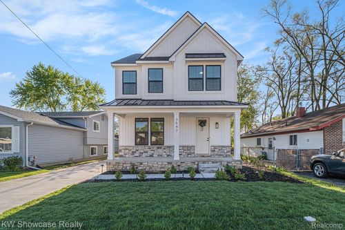3542 Royal Ave, Berkley, MI, 48072-1455 | Card Image