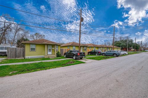 3938 King St, Houston, TX, 77026-1415 | Card Image