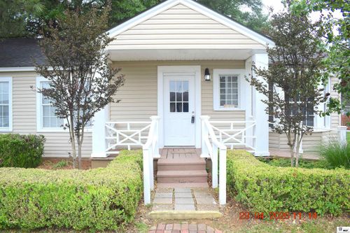 121 S Cox St, Bastrop, LA, 71220-4048 | Card Image