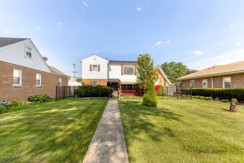 2010 S 16th Ave, Broadview, IL, 60155-3016 | Card Image