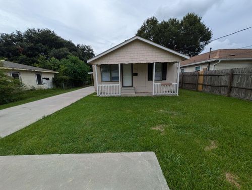 1918 6th St, Port Neches, TX, 77651-3204 | Card Image