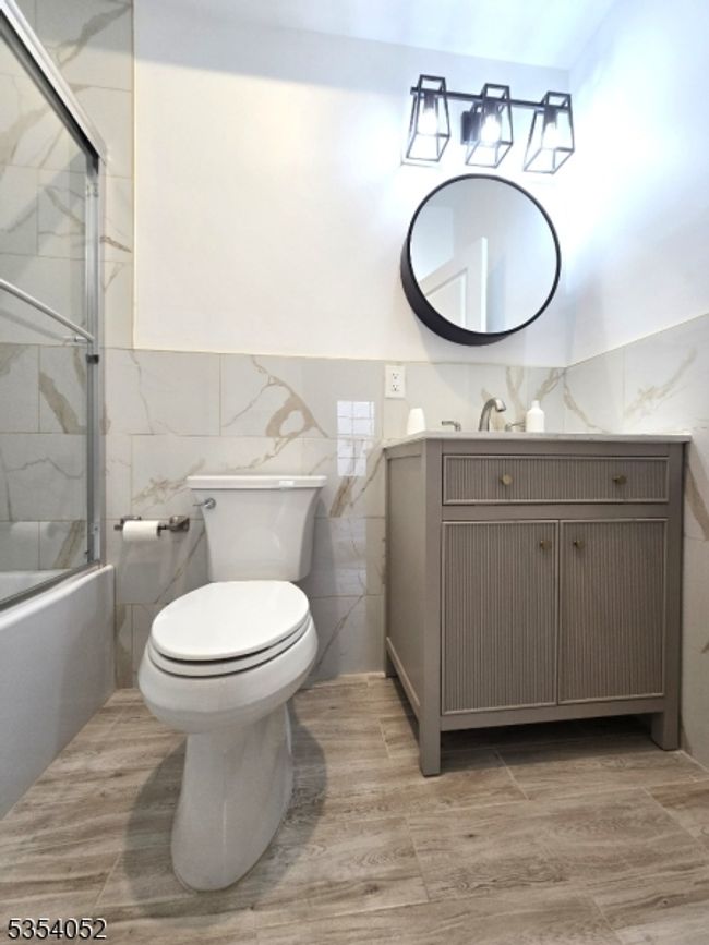 90 Seaview Ave, Home with 6 bedrooms, 4 bathrooms and null parking in Jersey City NJ | Image 12