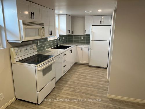 lower-143 Downing Cres, London, ON, N6C3C7 | Card Image
