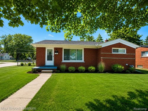 21307 Le Fever Ave, Warren, MI, 48091-2746 | Card Image