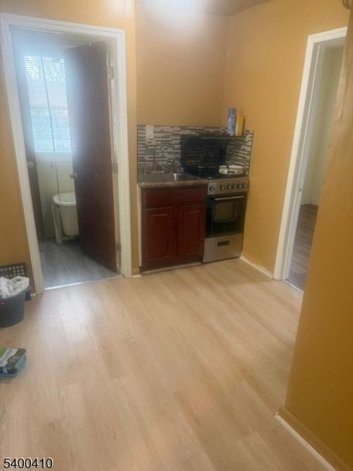 189 Wainwright St, Newark, NJ, 07112-1354 | Card Image