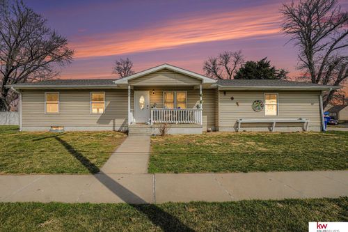 950 E 16th St, Fremont, NE, 68025-3571 | Card Image
