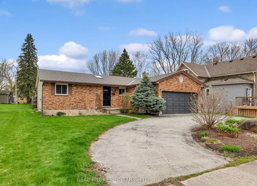 550 Raglan St, Palmerston, ON, N0G2P0 | Card Image