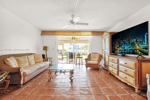 apt-103-314 Se 10th St, Dania Beach, FL, 33004-5218 | Card Image