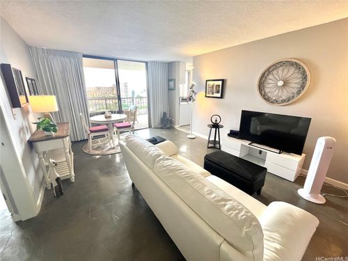 apt-2102-1201 Wilder Ave, Honolulu, HI, 96822-3135 | Card Image