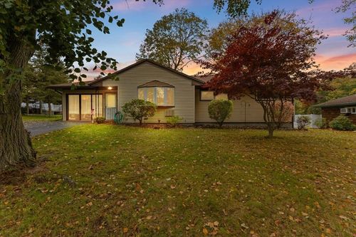 51 Linden Dr, Somerset, MA, 02726-4519 | Card Image