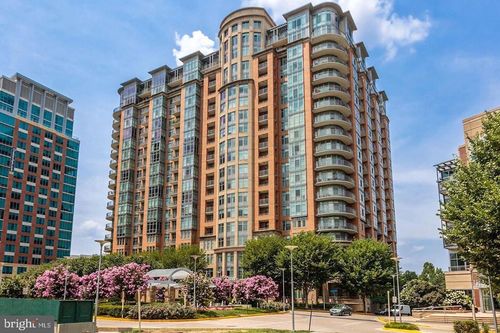 apt-814-8220 Crestwood Heights Dr, Mclean, VA, 22102-3133 | Card Image