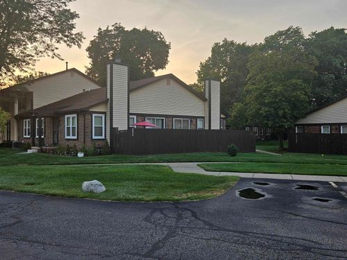 35279 Bristlecone, Clinton Township, MI, 48035-2322 | Card Image