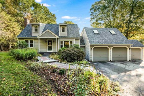 53 Cross Rd, Hooksett, NH, 03106-2502 | Card Image