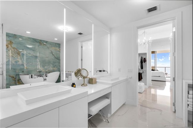 PH-04 - 9703 Collins Ave., Condo with 2 bedrooms, 2 bathrooms and null parking in Bal Harbour FL | Image 31