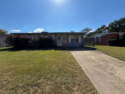 1214 Gladiolus Street, House other with 3 bedrooms, 1 bathrooms and null parking in Bossier City LA | Image 2