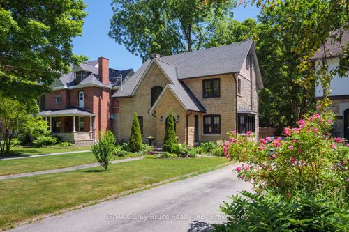 1075 4th Ave W, Owen Sound, ON, N4K4W1 | Card Image