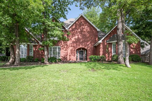 8312 Thorncrest Ct, North Richland Hills, TX, 76182-8623 | Card Image