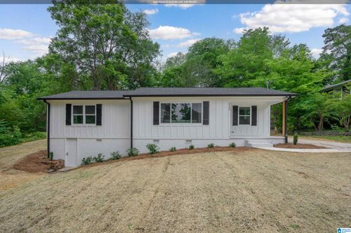 2260 Pine Ln, HOOVER, AL, 35226-2539 | Card Image