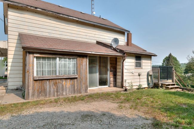 7811 Wellington 45 Road, House other with 3 bedrooms, 2 bathrooms and 2 parking in Mapleton ON | Image 6