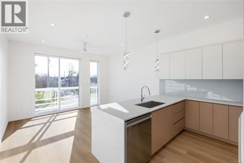 214-2374 Oakville Ave, Sidney, BC, V8L1V5 | Card Image