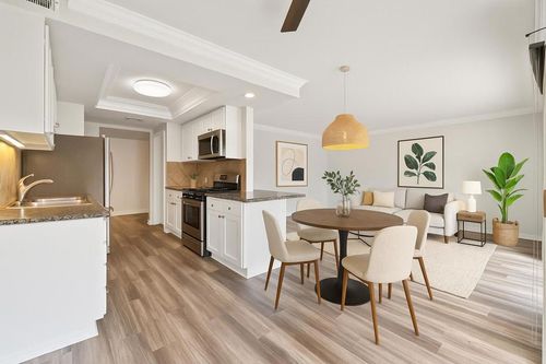 apt-252-400 N Sunrise Way, Palm Springs, CA, 92262-0311 | Card Image