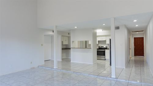 9102 Benthos Dr, Houston, TX, 77083-6214 | Card Image