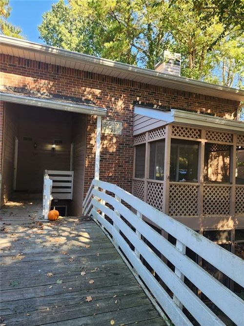 327 Quail Run, Roswell, GA, 30076-3118 | Card Image