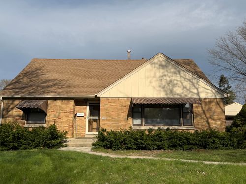 3528 S 82nd St, Milwaukee, WI, 53220-1024 | Card Image