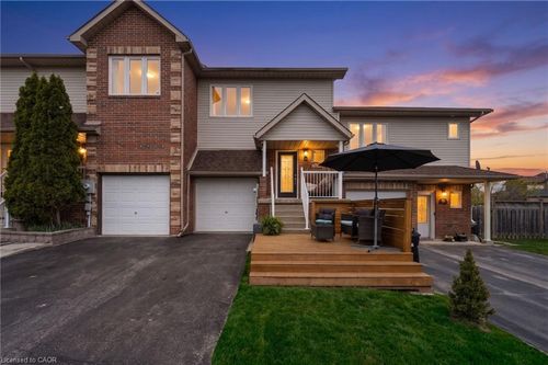 4 Parkside Cres, Angus, ON, L3W0L1 | Card Image