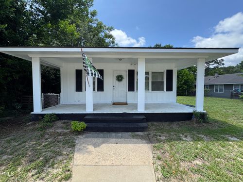 122 S 5th St, Spring Lake, NC, 28390-3546 | Card Image