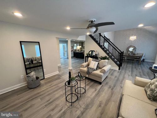 1 Perry Woods Ct, PARKVILLE, MD, 21234-1332 | Card Image