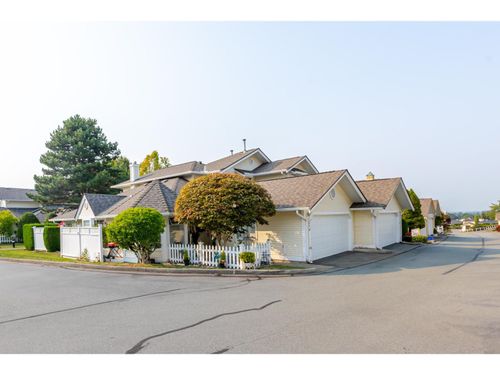83-21138 88 Ave, Langley, BC, V1M2G7 | Card Image
