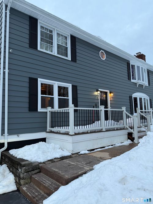 7 North St, East Haven, CT, 06513-1622 | Card Image