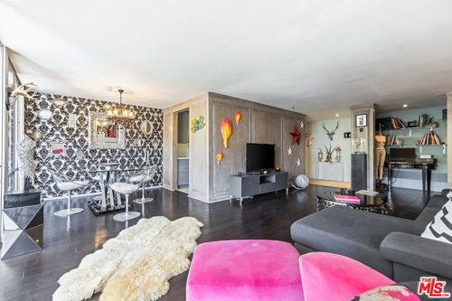 102-848 N Kings Rd, West Hollywood, CA, 90069-5425 | Card Image