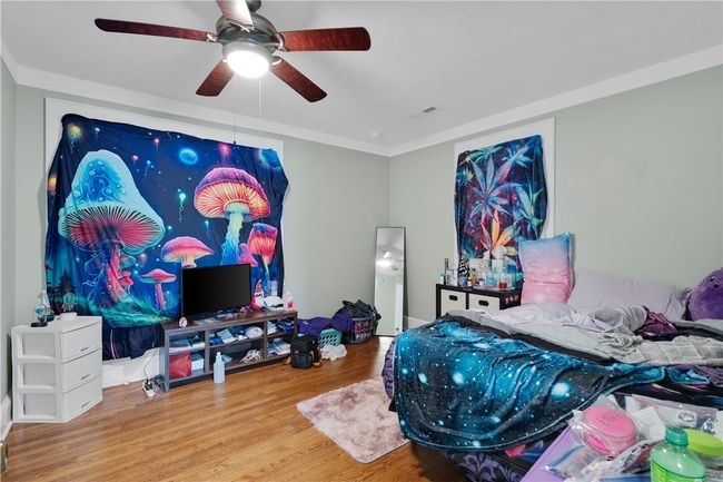 1 bedroom bedroom | Image 32