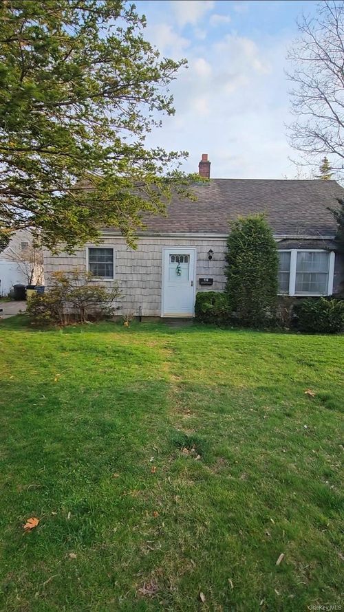 136 Primrose Ave, Massapequa Park, NY, 11762-3645 | Card Image