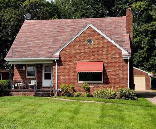 152 Fairdale Ave, Campbell, OH, 44405-1075 | Card Image