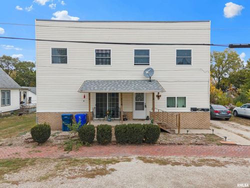 716 W 3rd St, Kewanee, IL, 61443-1977 | Card Image