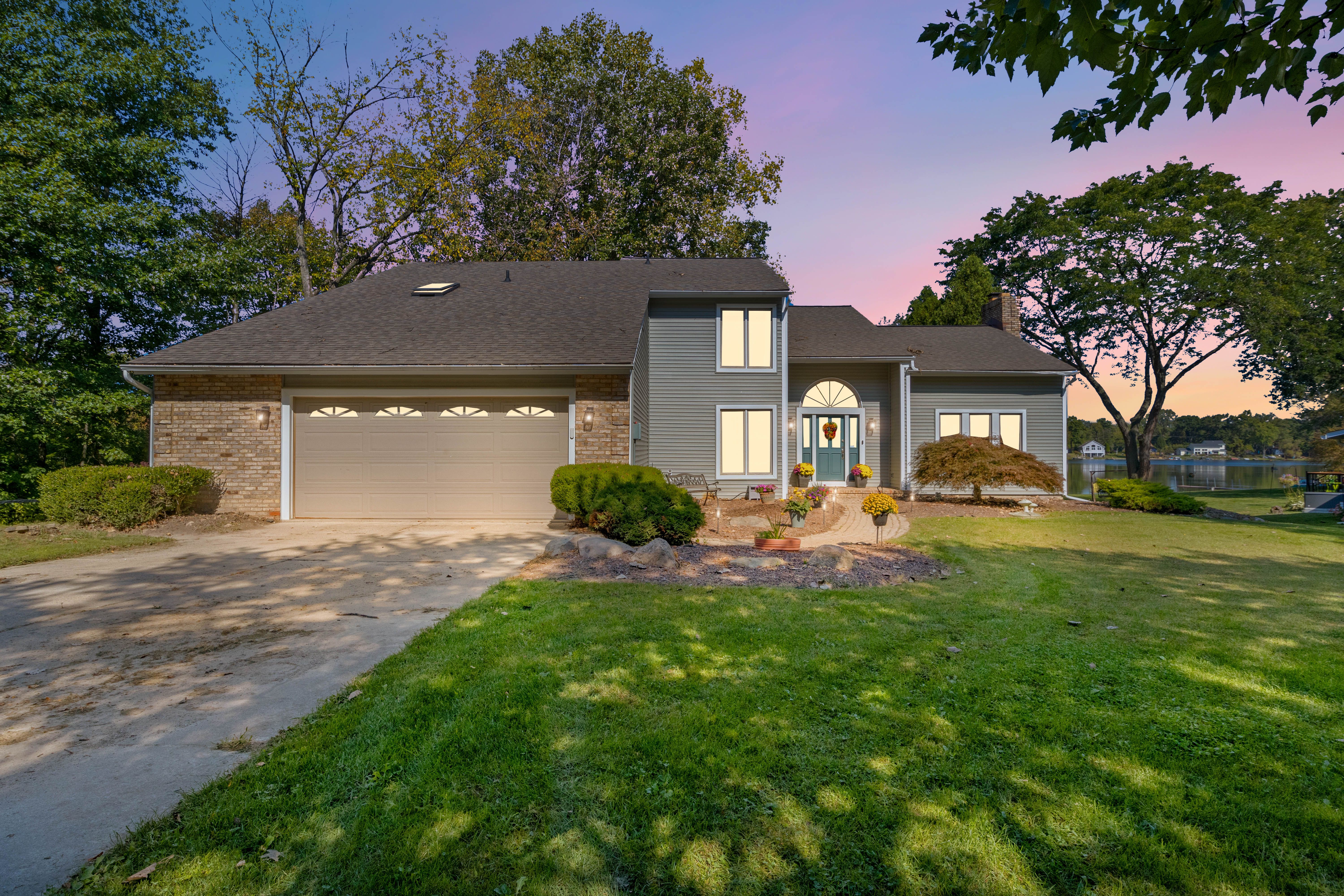Canfield Trl, Brighton, MI 48114