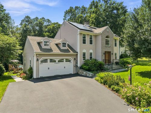 82 Nicole Dr, Naugatuck, CT, 06770-4891 | Card Image