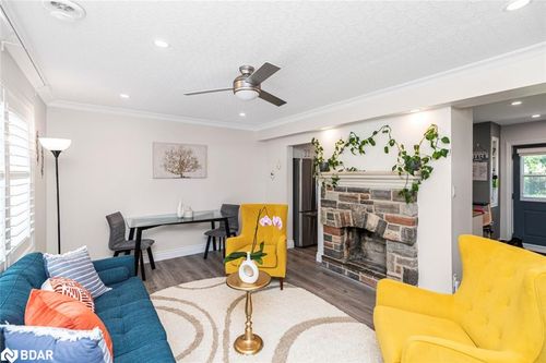 2055 Churchill Ave, Burlington, ON, L7R3T8 | Card Image
