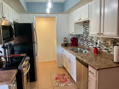 8121 N 32nd Ave, Phoenix, AZ, 85051-6235 | Card Image