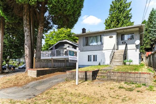 4987 Hoy St, Vancouver, BC, V5R4N6 | Card Image