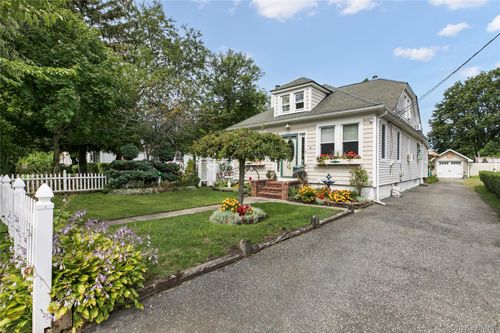 22 3rd Ave, Central Islip, NY, 11722-3008 | Card Image