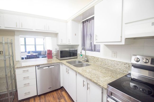APT-218 - 2316 S Cypress Bend Dr, Condo with 2 bedrooms, 2 bathrooms and null parking in Pompano Beach FL | Image 5