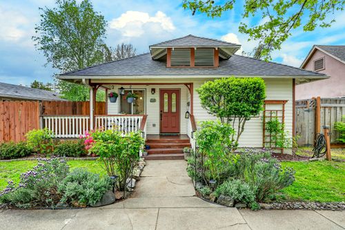 1117 W 9th St, Medford, OR, 97501-3011 | Card Image