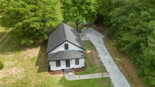 9509 Line Fence Rd, Hayes, VA, 23072-4308 | Card Image