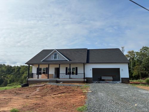 8 Stratford Rd, Concord, VA, 24538-3644 | Card Image
