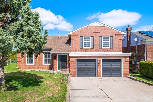 38 Leclaire St, Hamilton, ON, L9C5X3 | Card Image